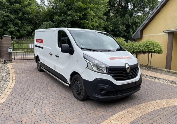 Renault Trafic cena 36000 przebieg: 186000, rok produkcji 2015 z Czarne małe 562